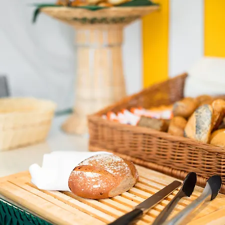 Allyouneed Klagenfurt מלון 3*